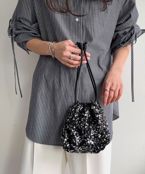 fredy emue（フレディエミュ）の「スパンコール巾着ショルダーバッグ（ショルダーバッグ・レディース・ブラック/ベージュ・FREE）」の12枚目の写真