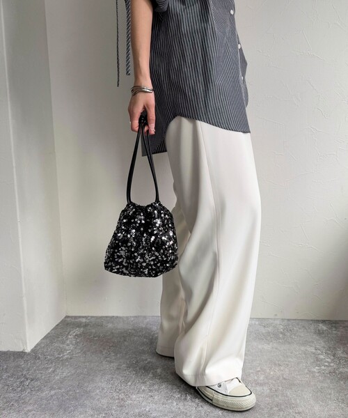 fredy emue（フレディエミュ）の「スパンコール巾着ショルダーバッグ（ショルダーバッグ・レディース・ブラック/ベージュ・FREE）」の14枚目の写真