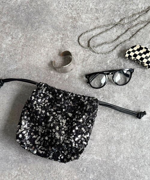 fredy emue（フレディエミュ）の「スパンコール巾着ショルダーバッグ（ショルダーバッグ・レディース・ブラック/ベージュ・FREE）」の15枚目の写真