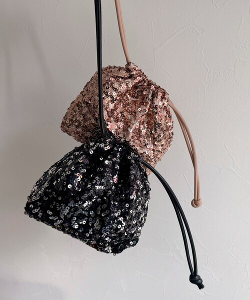 fredy emue（フレディエミュ）の「スパンコール巾着ショルダーバッグ（ショルダーバッグ・レディース・ブラック/ベージュ・FREE）」の16枚目の写真