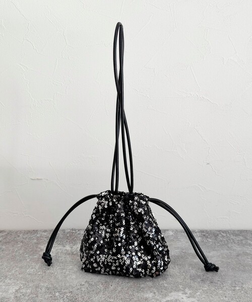 fredy emue（フレディエミュ）の「スパンコール巾着ショルダーバッグ（ショルダーバッグ・レディース・ブラック/ベージュ・FREE）」の17枚目の写真