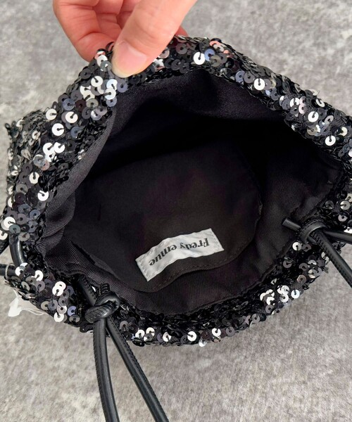 fredy emue（フレディエミュ）の「スパンコール巾着ショルダーバッグ（ショルダーバッグ・レディース・ブラック/ベージュ・FREE）」の22枚目の写真