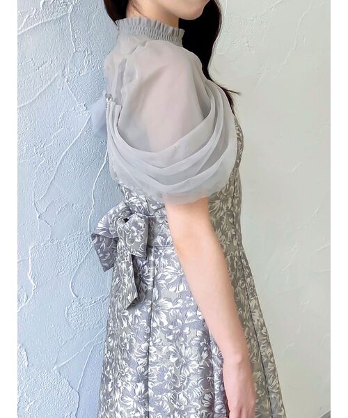 dazzlin（ダズリン）の「シアーベールジャガードワンピース（ドレス・レディース・オフホワイト/ブラック/グレー・SMALL/MEDIUM）」の4枚目の写真