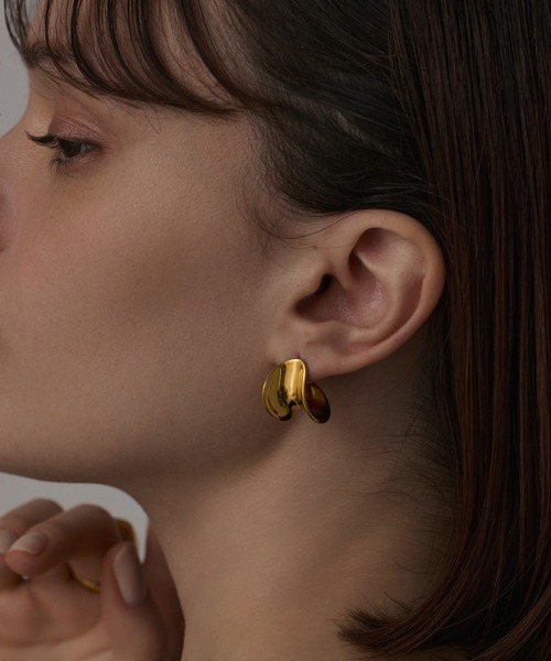 BAR JEWELLERY ゴールドカーブピアス CONTOUR EARRINGS | Gold – BAR Jewellery