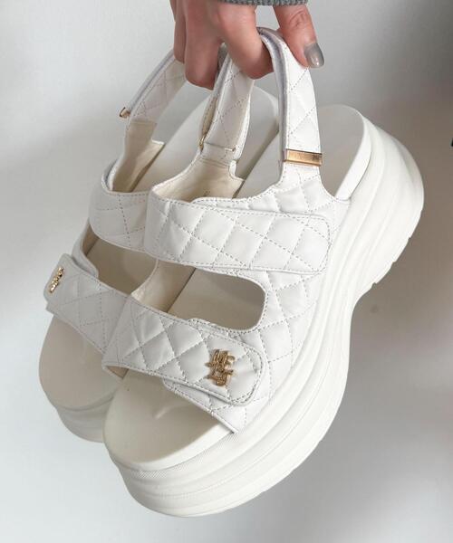 WEGO（ウィゴー）の「WEGO/厚底キルティングサンダル（サンダル・レディース・ホワイト/ブラック・MEDIUM/LARGE）」の5枚目の写真