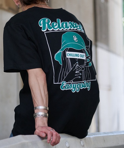 MODISH GAZE（モディシュガゼ）の「【MODISH GAZE】スモーキングガールRelaxed半袖Tシャツ（Tシャツ/カットソー・レディース・ブラック×グリーン/ホワイト×ブルー/ホワイト×ピンク/ホワイト×グレー/ブラック×ブルー/ブラック×パープル・MEDIUM/X-LARGE/LARGE）」の22枚目の写真