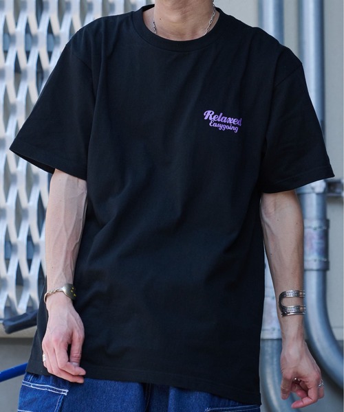 MODISH GAZE（モディシュガゼ）の「【MODISH GAZE】スモーキングガールRelaxed半袖Tシャツ（Tシャツ/カットソー・レディース・ブラック×グリーン/ホワイト×ブルー/ホワイト×ピンク/ホワイト×グレー/ブラック×ブルー/ブラック×パープル・MEDIUM/X-LARGE/LARGE）」の19枚目の写真