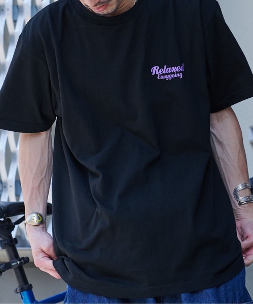 MODISH GAZE（モディシュガゼ）の「【MODISH GAZE】スモーキングガールRelaxed半袖Tシャツ（Tシャツ/カットソー・レディース・ブラック×グリーン/ホワイト×ブルー/ホワイト×ピンク/ホワイト×グレー/ブラック×ブルー/ブラック×パープル・MEDIUM/X-LARGE/LARGE）」の18枚目の写真