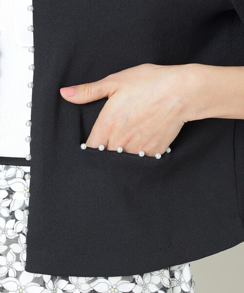 TO BE CHIC(トゥー ビー シック)の「パールニット カーディガン(カーディガン/ボレロ・レディース・ブラック/オフホワイト/オレンジ・42/40)」の11枚目の写真