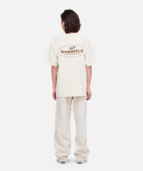 Gramicci（グラミチ）の「CLIMBING EQUIPMENT TEE｜クライミングイクイプメントTシャツ（Tシャツ/カットソー・メンズ・オリーブ系/ブラウン/ナチュラル・S/XL/XXL/M/L）」の9枚目の写真