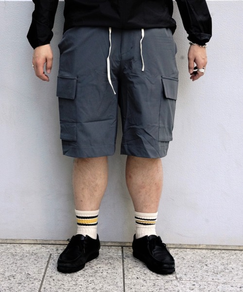 BEAVER（ビーバー）の「B omnivore/ビーオムニボー　PS CARGO SHORTS PSカーゴショーツ（その他パンツ・メンズ・チャコールグレー/ブラック・M/L）」の2枚目の写真