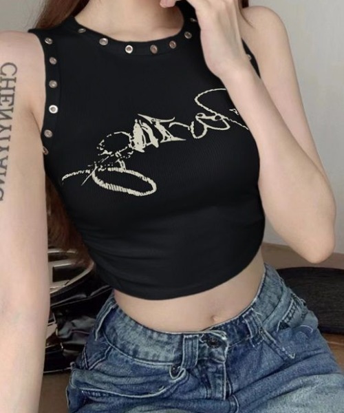 lilful(リルフル)の「ショート丈アイレットプリントタンク(タンクトップ・レディース・ブラック/ホワイト・L/M/S)」の2枚目の写真