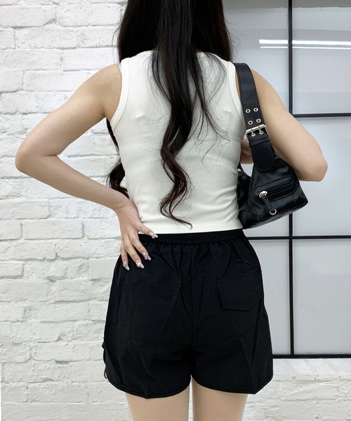 lilful(リルフル)の「ショート丈アイレットプリントタンク(タンクトップ・レディース・ブラック/ホワイト・L/M/S)」の8枚目の写真