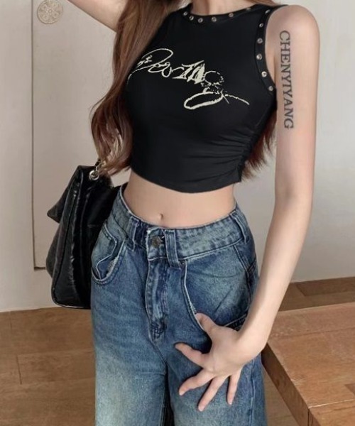 lilful(リルフル)の「ショート丈アイレットプリントタンク(タンクトップ・レディース・ブラック/ホワイト・L/M/S)」の12枚目の写真