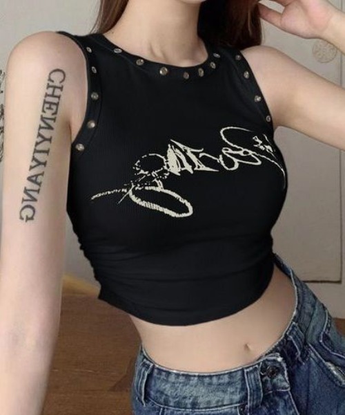 lilful(リルフル)の「ショート丈アイレットプリントタンク(タンクトップ・レディース・ブラック/ホワイト・L/M/S)」の13枚目の写真