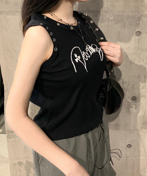 lilful(リルフル)の「ショート丈アイレットプリントタンク(タンクトップ・レディース・ブラック/ホワイト・L/M/S)」の17枚目の写真