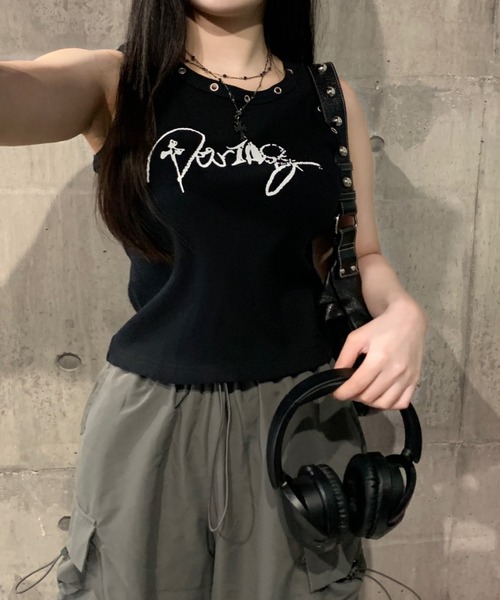 lilful(リルフル)の「ショート丈アイレットプリントタンク(タンクトップ・レディース・ブラック/ホワイト・L/M/S)」の16枚目の写真