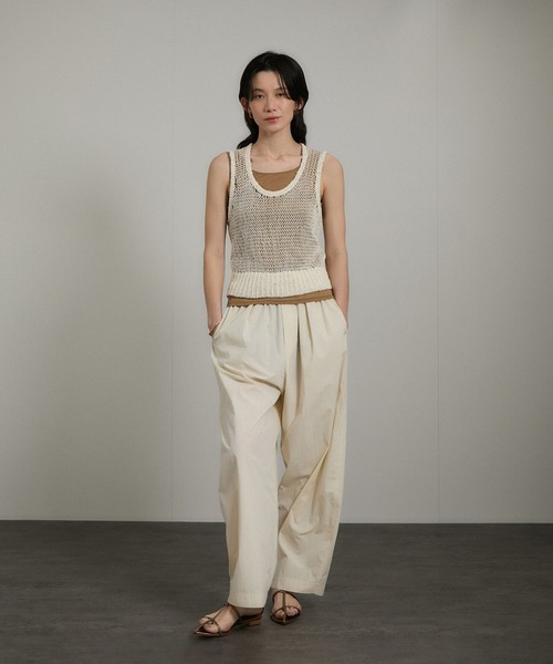 SALON adam et rope'（サロン アダム エ ロペ）の「ギマコットンスパンコールベスト/タンク（ベスト・レディース・チャコールグレー/オフホワイト/ブラウン系その他2・FREE）」の6枚目の写真
