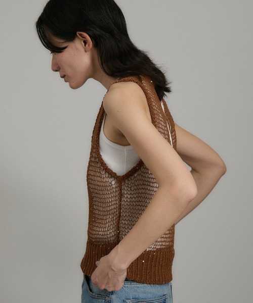 SALON adam et rope'（サロン アダム エ ロペ）の「ギマコットンスパンコールベスト/タンク（ベスト・レディース・チャコールグレー/オフホワイト/ブラウン系その他2・FREE）」の18枚目の写真