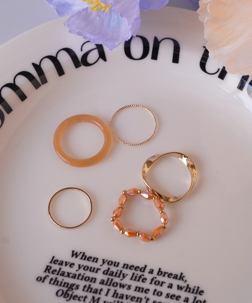 ammy.（エイミードット）の「【 ammy. / エイミードット 】 カラービーズ アクリル リング / 5個セット（リング・レディース・ブラック/モスグリーン/オレンジ/ホワイト・FREE）」の8枚目の写真