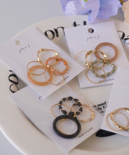 ammy.（エイミードット）の「【 ammy. / エイミードット 】 カラービーズ アクリル リング / 5個セット（リング・レディース・ブラック/モスグリーン/オレンジ/ホワイト・FREE）」の12枚目の写真
