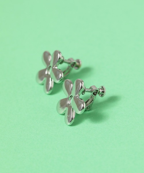 Monocoro toppi（モノコロトッピ）の「ニュアンス フラワー イヤリング（イヤリング・レディース・シルバー/ゴールド・フリー）」の15枚目の写真