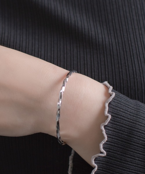 BLOOM（ブルーム）の「ステンレス バングル BLOOM/ブルーム（バングル/リストバンド・レディース・その他・-）」の3枚目の写真