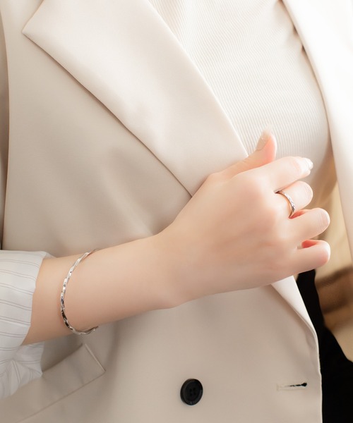 BLOOM（ブルーム）の「ステンレス バングル BLOOM/ブルーム（バングル/リストバンド・レディース・その他・-）」の4枚目の写真