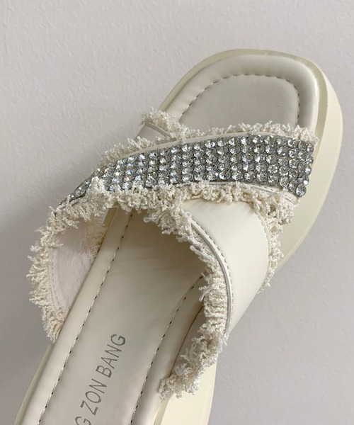 Maje プラットフォーム サンダル CHARLES & KEITH アシメトリック プラットフォームサンダル 【再