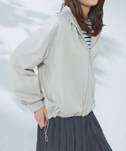 GALLORIA（ギャローリア）の「ＵＶカット　裾スピンドルパーカー（パーカー・レディース・ライトベージュ/ブラック・LL/S/M/L）」の7枚目の写真
