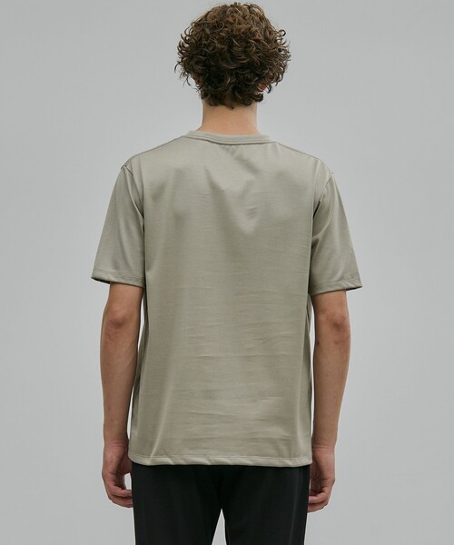 UNITED TOKYO（ユナイテッドトウキョウ）の「SEA ISLAND COTTON レギュラーTシャツ　世界最高級コットン（Tシャツ/カットソー・メンズ・ホワイト/ダークグレー/ネイビー/ブラック/グレイッシュベージュ・1/2/3/4）」の19枚目の写真