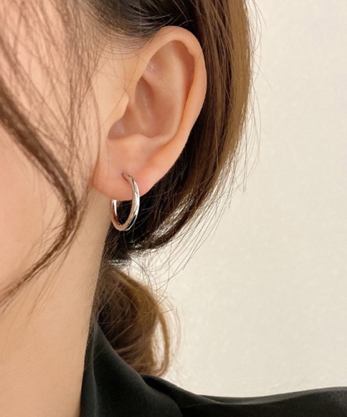 UP START（アップスタート）の「シンプルラウンドフープリングピアス/ペア(RO)（ピアス（両耳用）・レディース・ゴールド/シルバー・SMALL/MEDIUM/LARGE）」の6枚目の写真