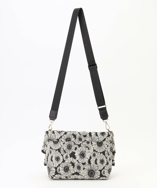 TOCCA(トッカ)の「FRILL POCHETTE ポシェット(ショルダーバッグ・レディース・ベージュ系/ブラック系/ブラック系1/アイボリー系/ブラウン系・F)」の13枚目の写真