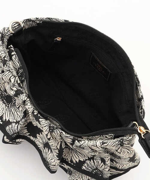 TOCCA(トッカ)の「FRILL POCHETTE ポシェット(ショルダーバッグ・レディース・ベージュ系/ブラック系/ブラック系1/アイボリー系/ブラウン系・F)」の6枚目の写真