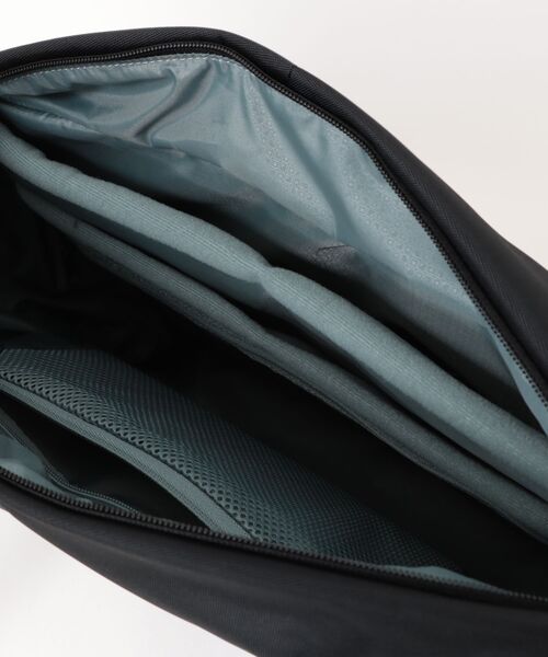 THULE(スーリー )の「《THULE》SUBTERRA2 TOTE(トートバッグ・メンズ・ブラック/グレー系その他/ブルー系その他・フリー)」の6枚目の写真