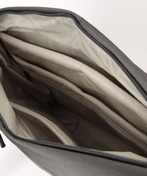 THULE(スーリー )の「《THULE》SUBTERRA2 TOTE(トートバッグ・メンズ・ブラック/グレー系その他/ブルー系その他・フリー)」の7枚目の写真