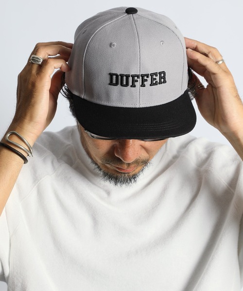 The DUFFER of ST.GEORGE（ザダファーオブセントジョージ）の「DUFFER ORIGINAL 2TONE FLAT VISOR CAP：2トーン フラットバイザー キャップ（キャップ・メンズ・ブラック/レッド/グレー/カモフラージュ・F）」の2枚目の写真