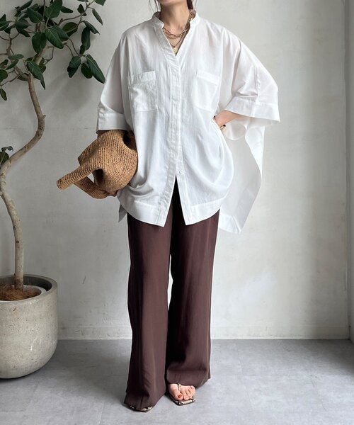 DouDou（ドゥドゥ）の「【WEB限定】ポケットポンチョブラウス（シャツ/ブラウス・レディース・ライム/オフホワイト/チャコールグレー・FREE）」の4枚目の写真