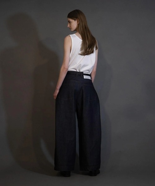 my beautiful landlet(マイビューティフルランドレット)の「【my beautiful landlet】12oz DENIM TUCK WIDE PANTS(RIGID)(デニムパンツ・メンズ・ブラック/インディゴブルー・0/1/2)」の8枚目の写真