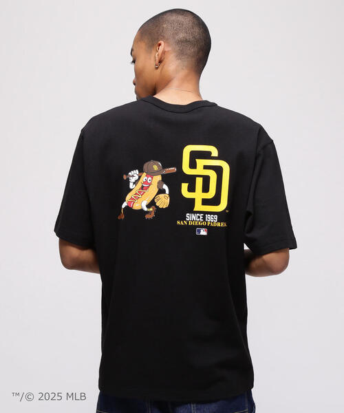 MLB（メジャーリーグベースボール）の「AVIREX × SAN DIEGO PADRES T-SHIRT（Tシャツ/カットソー・メンズ・ホワイト/ブラック・XX-LARGE/LARGE/MEDIUM/X-LARGE）」の3枚目の写真