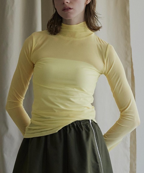 W:Huku（フーク）の「【新色追加】ストレッチ メッシュ ハイネック シアー トップス / Sheer Stretch Mesh Mock Neck Top（Tシャツ/カットソー・レディース・ブラウン/ブルー系/チャコール/クリーム/ブラック/イエロー/バーガンディー・FREE）」の6枚目の写真