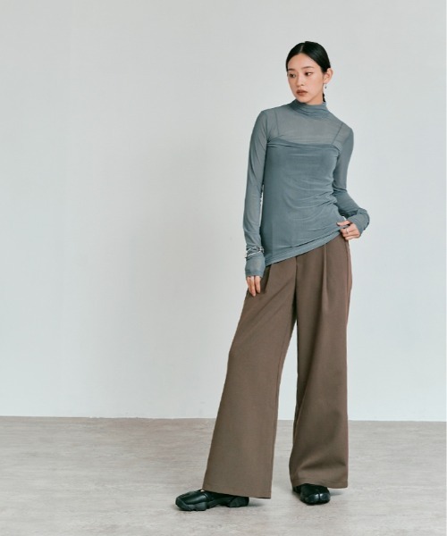 W:Huku（フーク）の「ストレッチ メッシュ ハイネック トップス / Sheer Stretch Mesh Mock Neck Top（Tシャツ/カットソー・レディース・ブラウン/ブルー系/チャコール/クリーム/ブラック・FREE）」の10枚目の写真