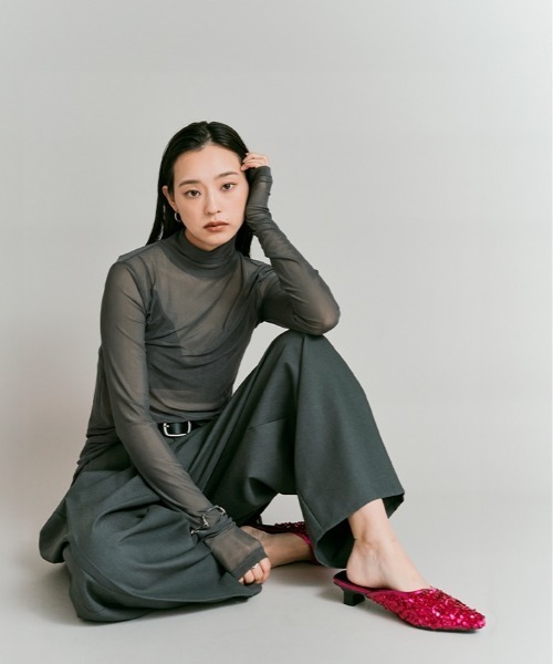 W:Huku（フーク）の「ストレッチ メッシュ ハイネック トップス / Sheer Stretch Mesh Mock Neck Top（Tシャツ/カットソー・レディース・ブラウン/ブルー系/チャコール/クリーム/ブラック・FREE）」の16枚目の写真