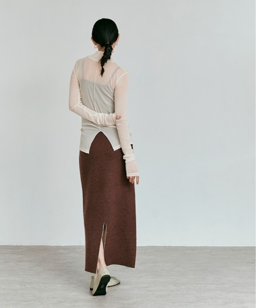 W:Huku（フーク）の「ストレッチ メッシュ ハイネック トップス / Sheer Stretch Mesh Mock Neck Top（Tシャツ/カットソー・レディース・ブラウン/ブルー系/チャコール/クリーム/ブラック・FREE）」の21枚目の写真