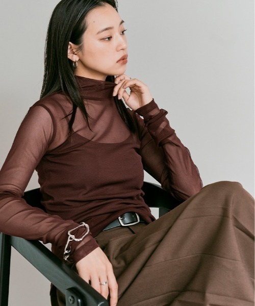 W:Huku（フーク）の「ストレッチ メッシュ ハイネック トップス / Sheer Stretch Mesh Mock Neck Top（Tシャツ/カットソー・レディース・ブラウン/ブルー系/チャコール/クリーム/ブラック・FREE）」の22枚目の写真