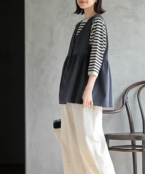 rps（アールピーエス）の「コーデュロイペプラムベスト（ベスト・レディース・モカ/チャコールグレー/ダークネイビー・フリー）」の12枚目の写真