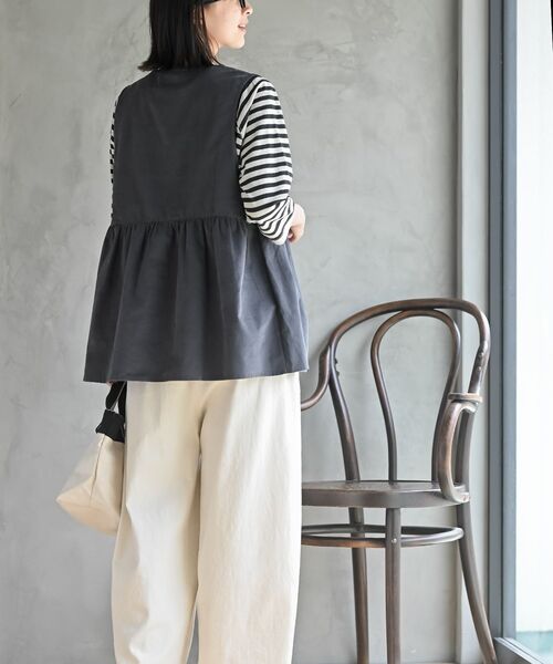 rps（アールピーエス）の「コーデュロイペプラムベスト（ベスト・レディース・モカ/チャコールグレー/ダークネイビー・フリー）」の7枚目の写真