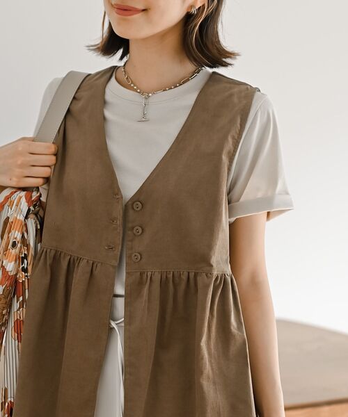 rps（アールピーエス）の「コーデュロイペプラムベスト（ベスト・レディース・モカ/チャコールグレー/ダークネイビー・フリー）」の18枚目の写真