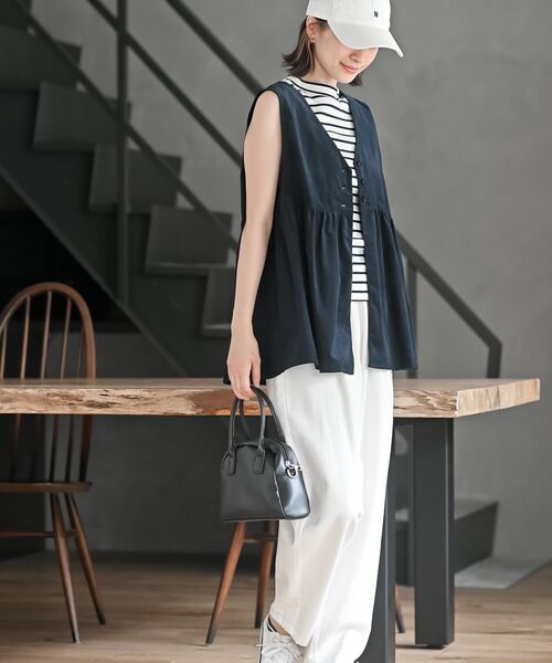 rps（アールピーエス）の「コーデュロイペプラムベスト（ベスト・レディース・モカ/チャコールグレー/ダークネイビー・フリー）」の21枚目の写真