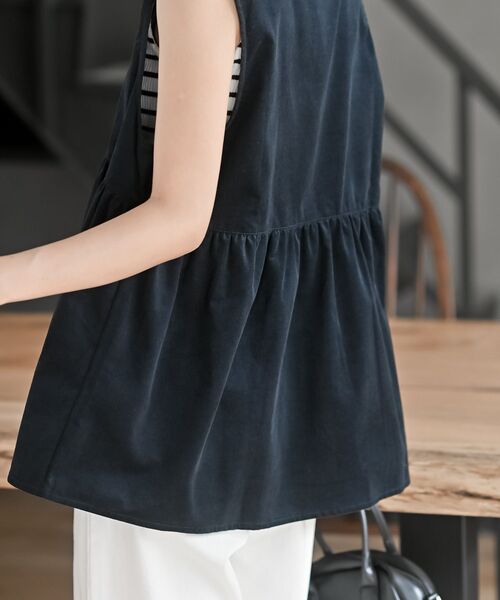 rps（アールピーエス）の「コーデュロイペプラムベスト（ベスト・レディース・モカ/チャコールグレー/ダークネイビー・フリー）」の11枚目の写真